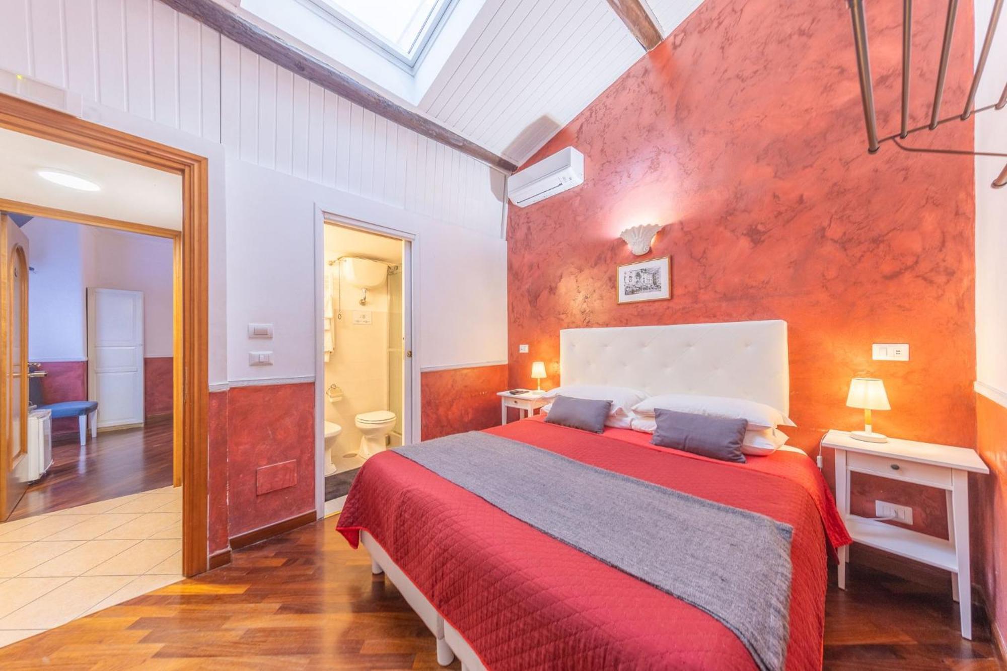 Room In Bb - Skylight Double Room In History House Rom Exteriör bild